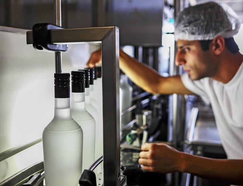 Nueva alza del ISC al pisco afecta al sector productor en crisis