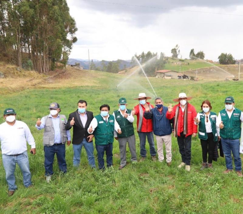 Premier y ministro de Agricultura destacaron crecimiento económico de pequeños productores gracias a modernización de cultivos