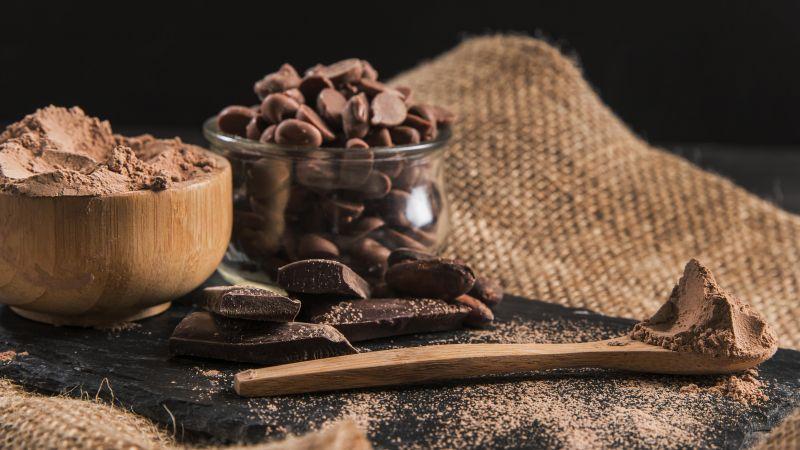 Presión en el mercado del cacao: Futuros caen hacia los US$ 4,000 ante mayor oferta de Costa de Marfil