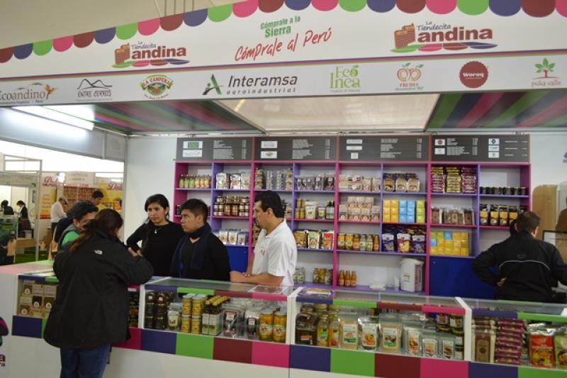 PRODUCTOS CON VALOR AGREGADO SE EXHIBIERON EN LA TIENDECITA ANDINA CUSCO