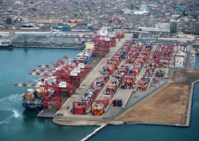 PUERTO DEL CALLAO ALCANZARÍA SU MÁXIMA CAPACIDAD DE MOVIMIENTOS DE CONTENEDORES EL 2015