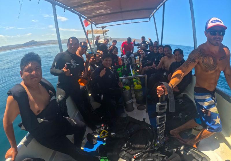 Sanipes brinda entrenamiento de buceo a sus especialistas a nivel nacional para mejorar la fiscalización sanitaria