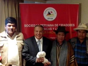 ARTICULARÁN PRODUCCIÓN ALPAQUERA CON PROGRAMAS SOCIALES DEL GOBIERNO