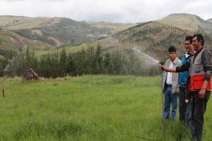 Autoridades suizas interesadas en labor de Haku Wiñay y gestión territorial del agua