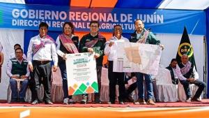 Fortalecen el agro en Junín con títulos de propiedad, insumos y equipamiento