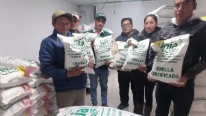 INIA entregó más de 6 toneladas de semillas de quinua y maíz amiláceo de calidad para mejorar producción agraria de Apurímac