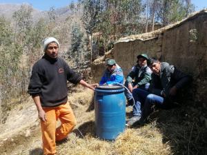 Pasco: pequeños agricultores aplican abono foliar elaborado con insumos orgánicos locales