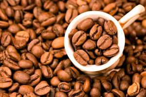 Siete países pagan menos de US$ 100 el quintal por el café peruano