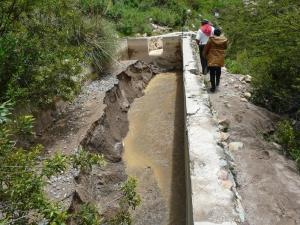 SISMO DAÑÓ CANALES DE IRRIGACIÓN EN TACNA 