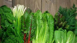 Una investigación busca una detección más eficaz y precisa de virus en berries y verduras de hoja verde